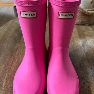 Hunter Hot Pink Classic Wellington Boots (girls)
